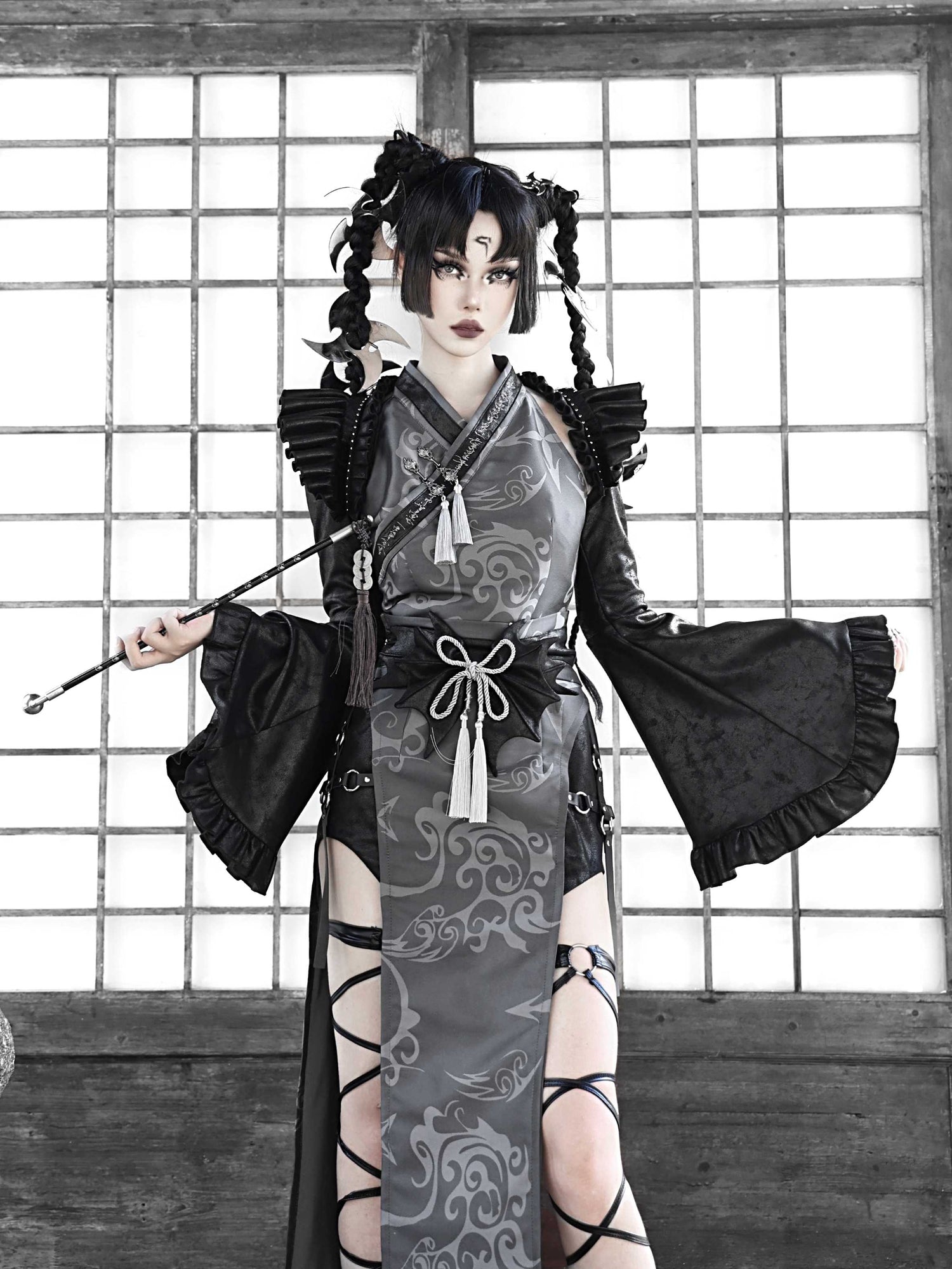 Gothic Cosplay Slit Wildleder China Ein-Stück