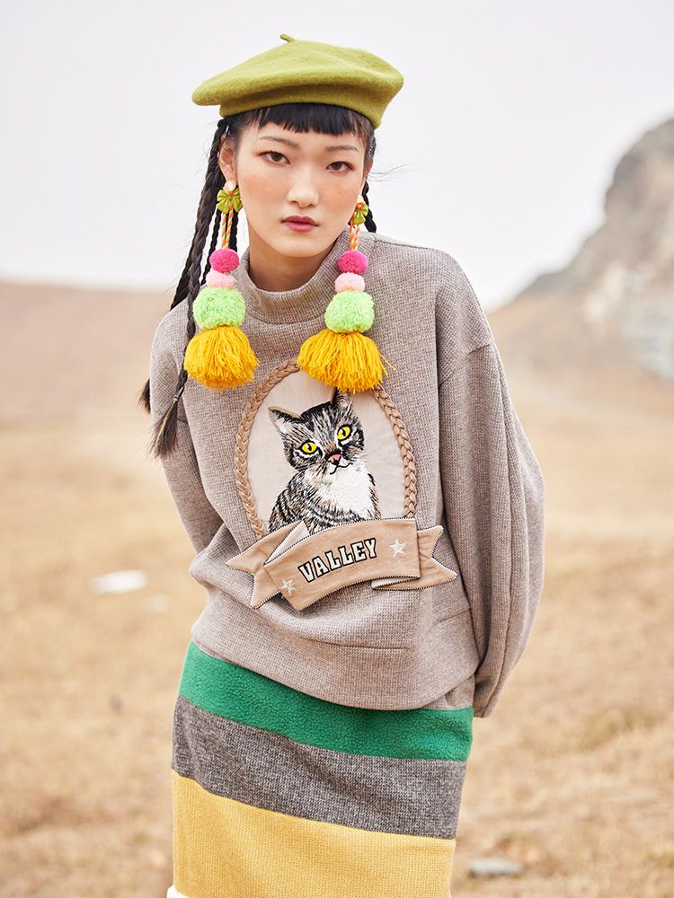 Three-dimensional Cat Retro Short Pullover