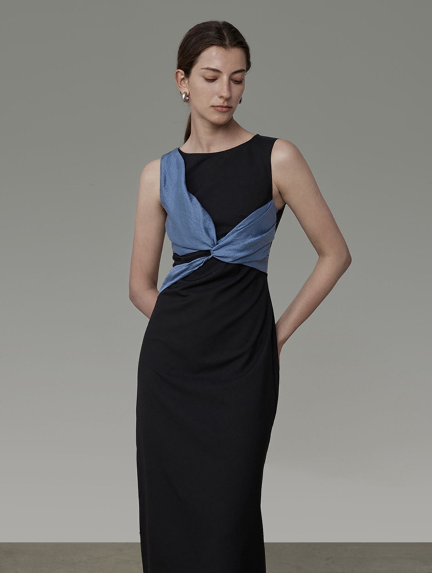 Cross Classy Chic Sleeveless Elegant Nichi One-piece – ARCANA ARCHIVE