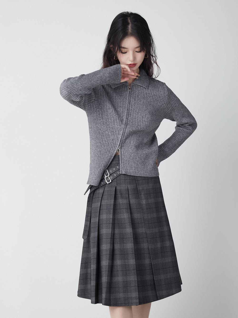 Asymmetry Fastener Polo-neck Mature Knit