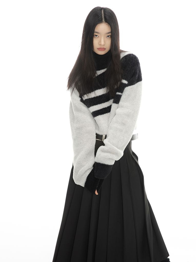 Chic Monotone Border Knit