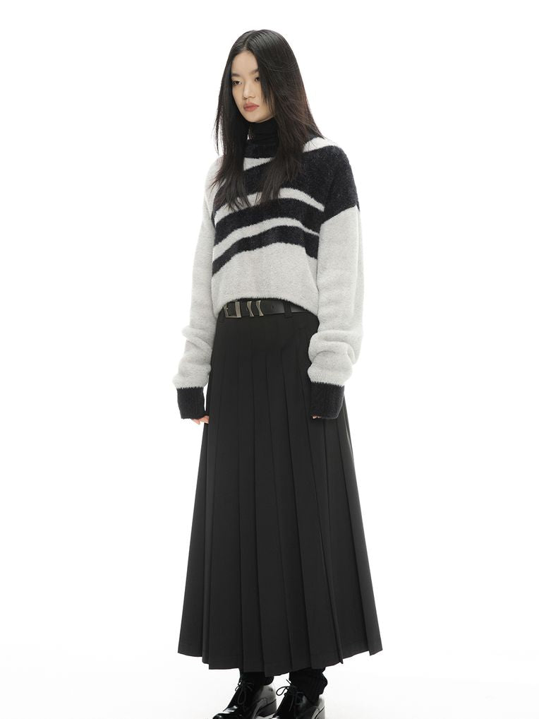 Chic Monotone Border Knit