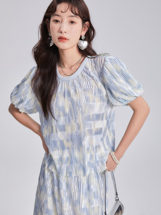 Gradient PLEATED SHORT-SLEEVED T-SHIRT &amp; SKIRT