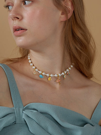 Romantic pearl necklace