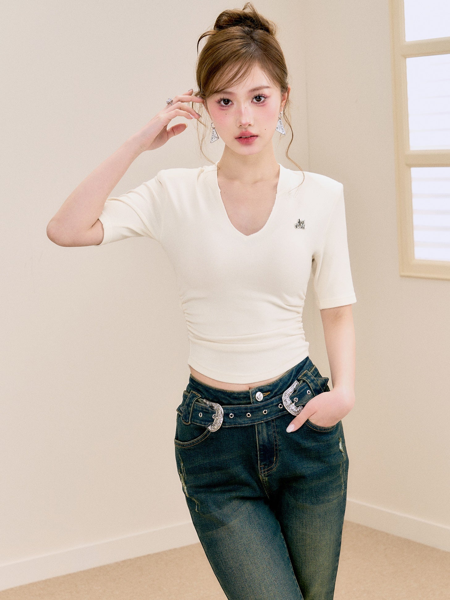 V-neck Shirring Slim Fit T-shirt