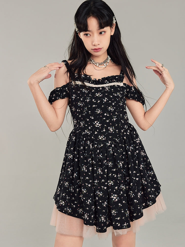 Robe à fleurs noire