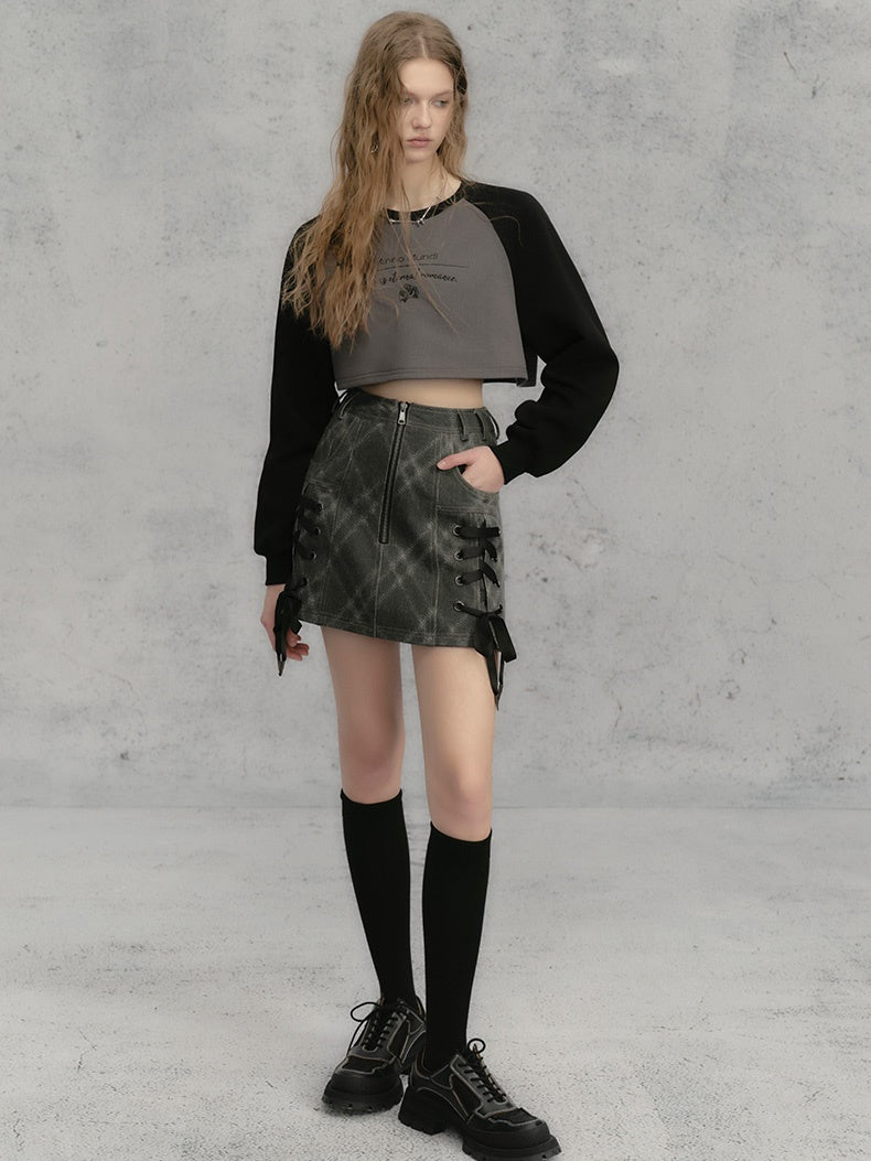 Letter Long-sleeved Cropped Sweat ＆ Skirt