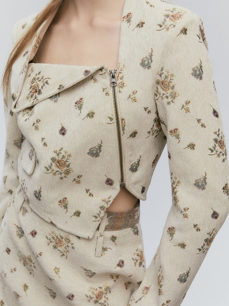 Gilt Jacquard Slim Shaped Short Jacket