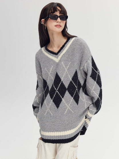 Classic Diamond V-neck Wool Sweater