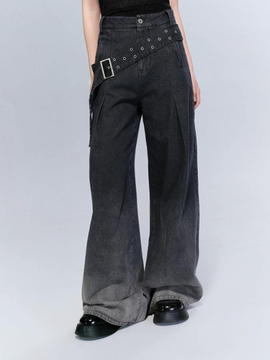 Broad clearance belt jeans