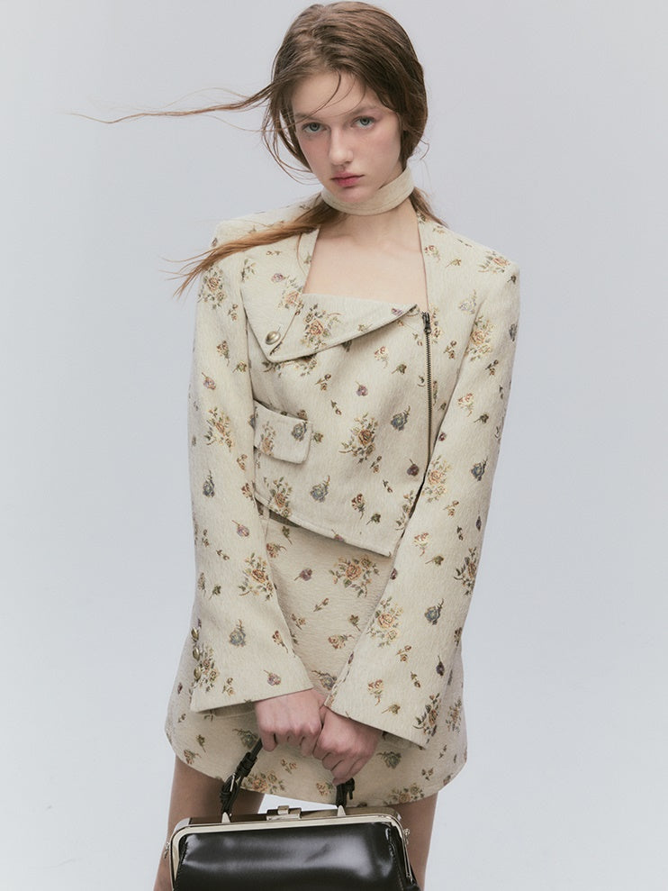 Gilt Jacquard Slim Shaped Short Jacket