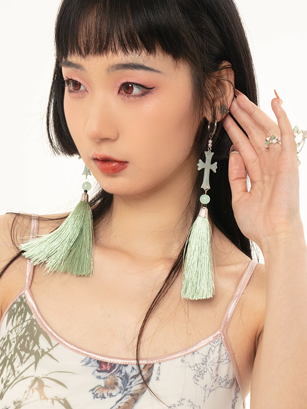 CHINESE STYLE TASSEL EARRINGS