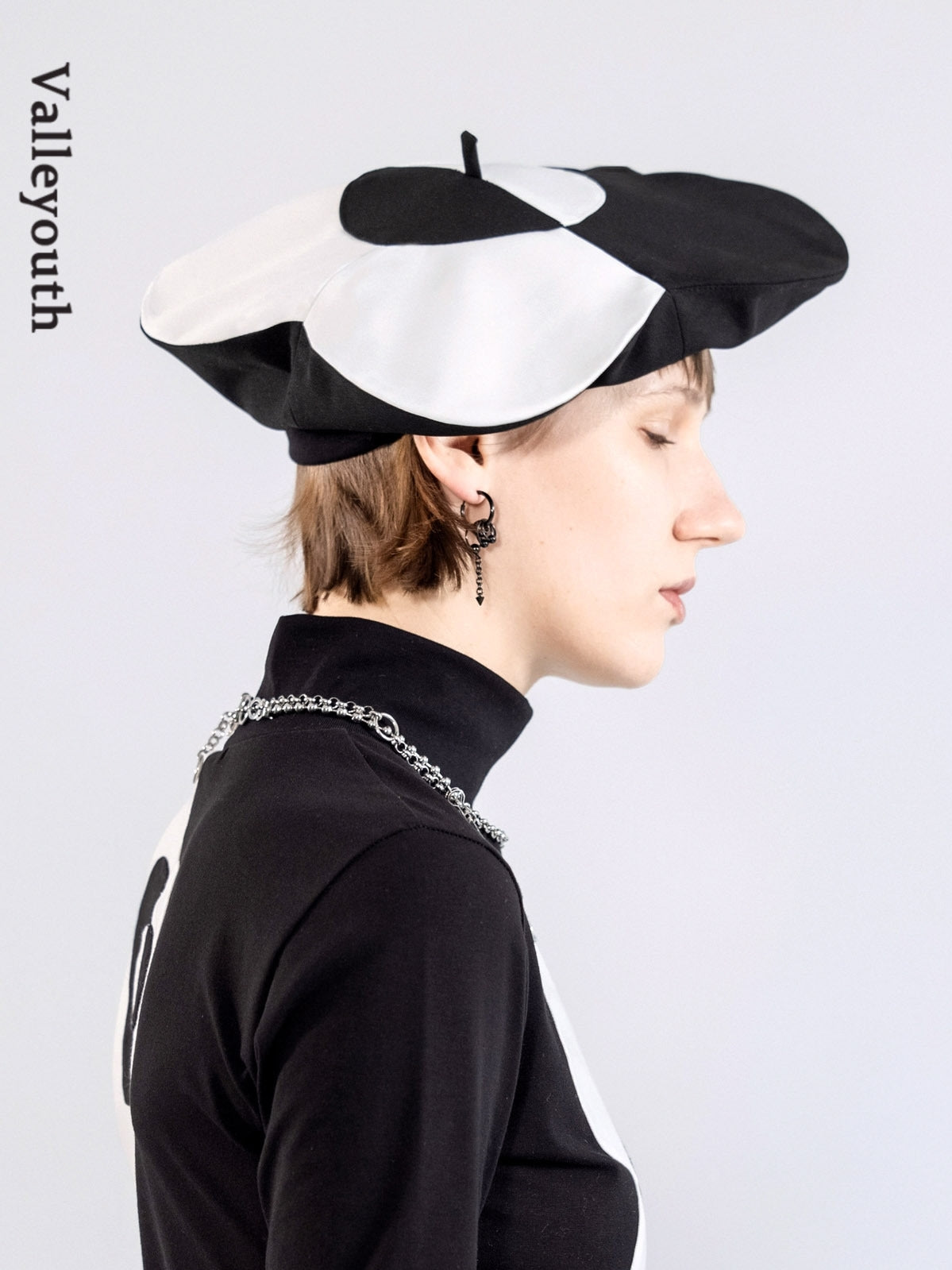 Monotone Nichi Fashionable Beret