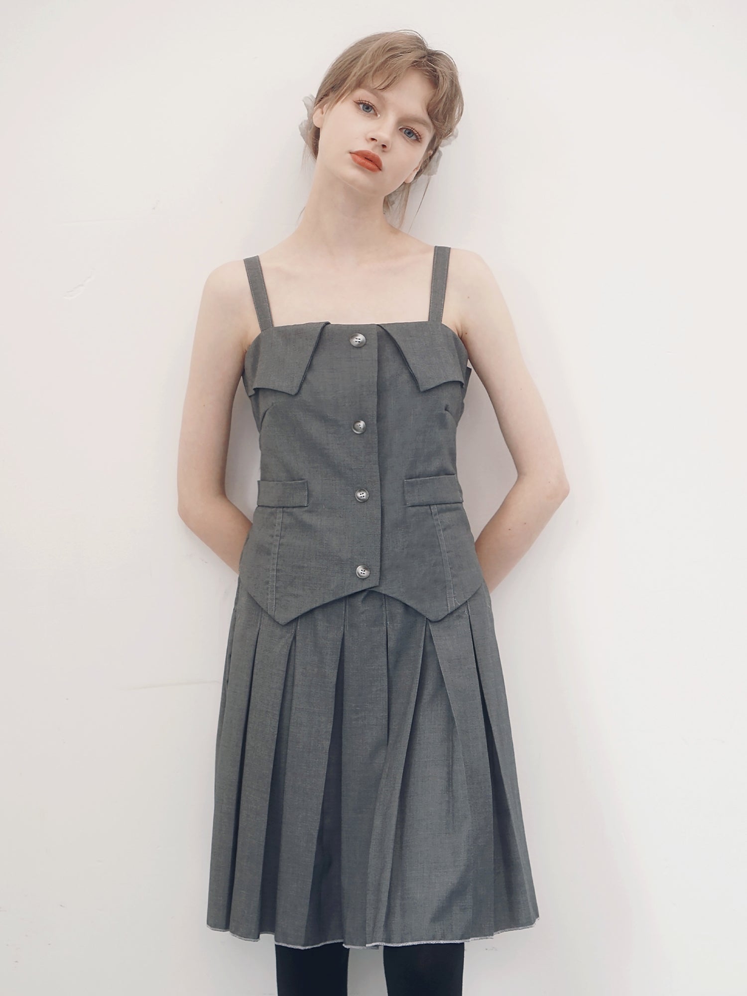 Fake Two-piece Pleated Suspender Dress