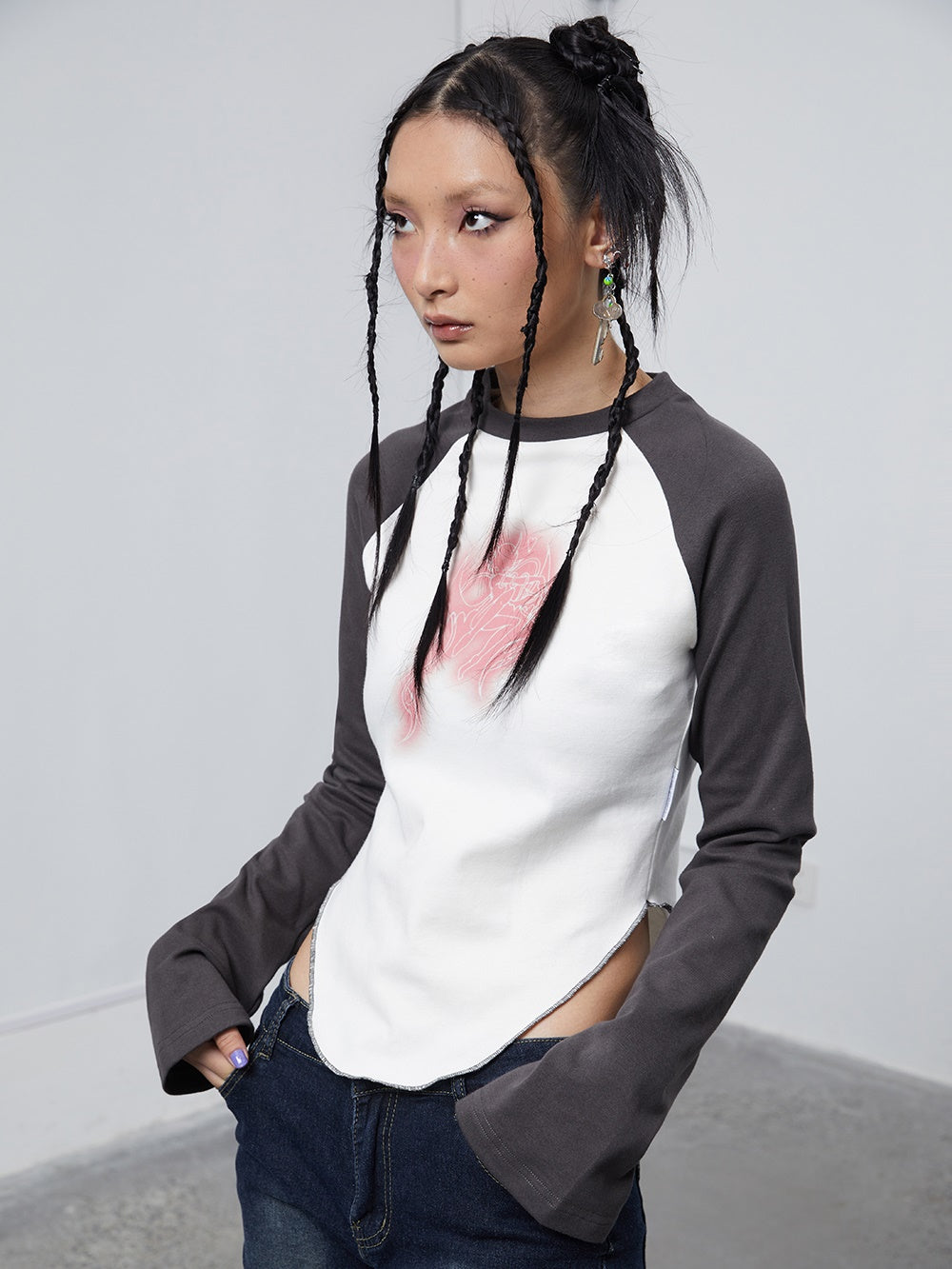 Graphic Print Round Neck Neck Long-Sleeed T-Shirt