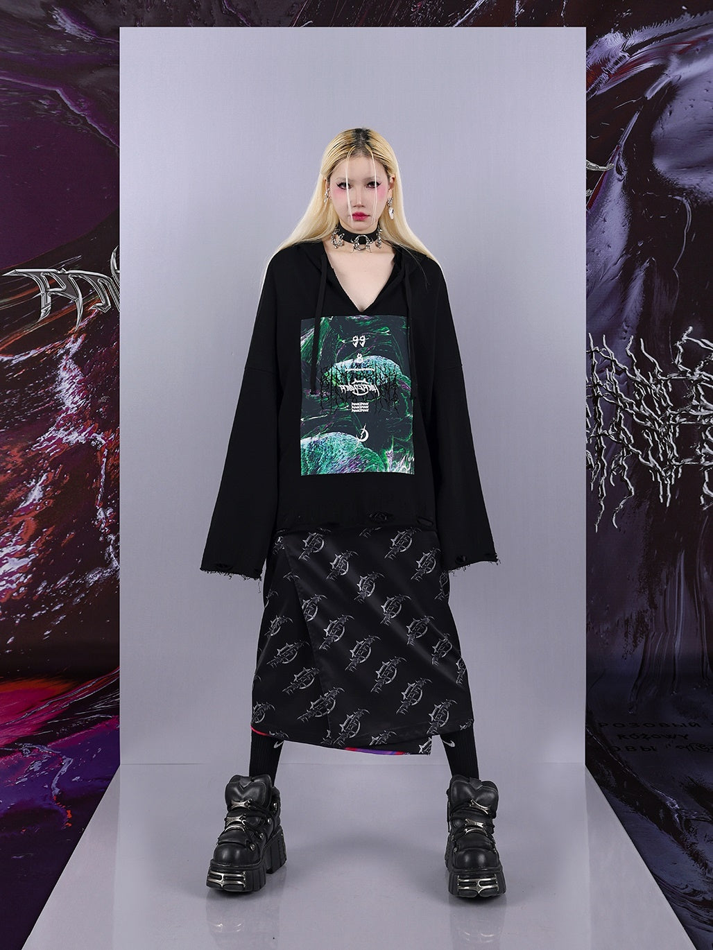 V-Neckern psychedelischer Pullover