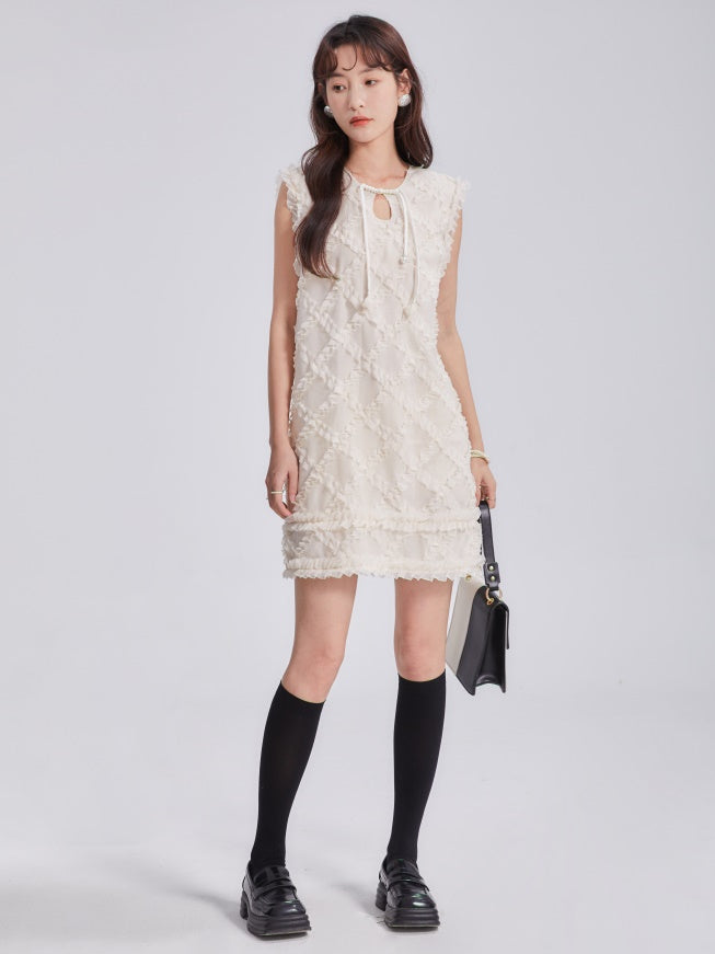 Rhombic Tie and Buckle Sleevels Dress Dress