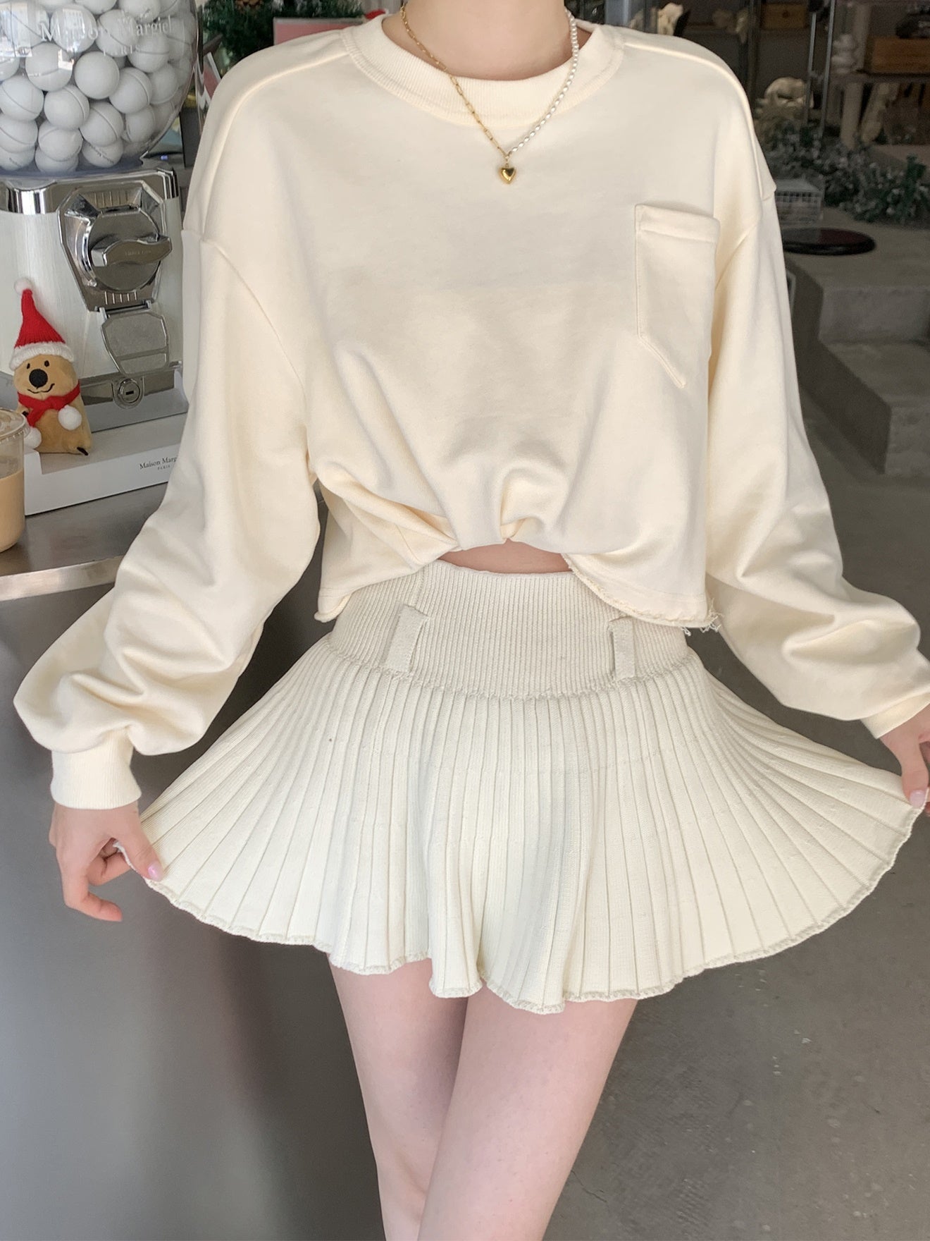 Round Neck Short Pullover