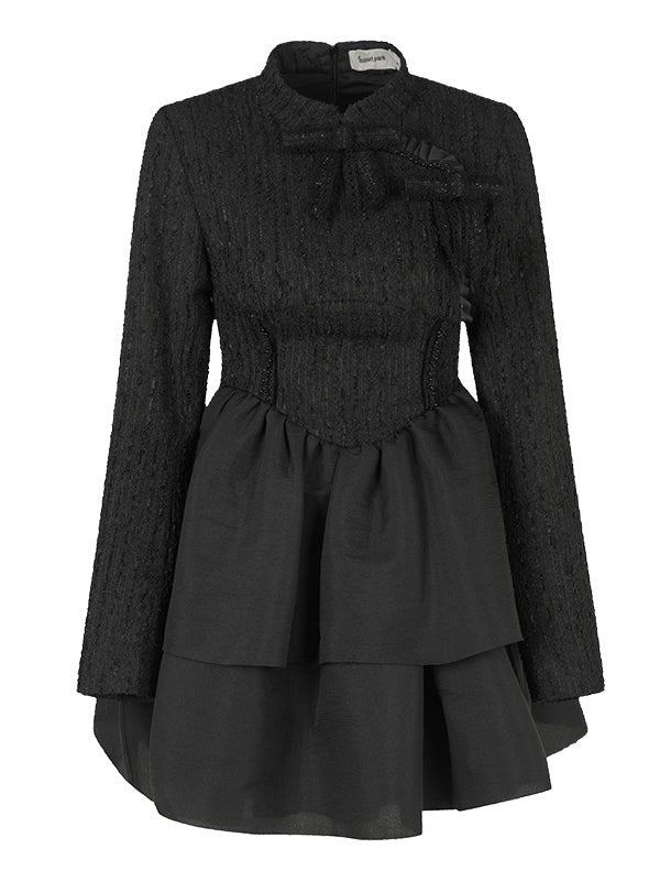 Robe noire tuftée