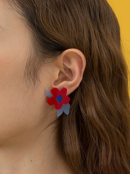 Retro Girl Asymmetric Flower Pattern Earrings