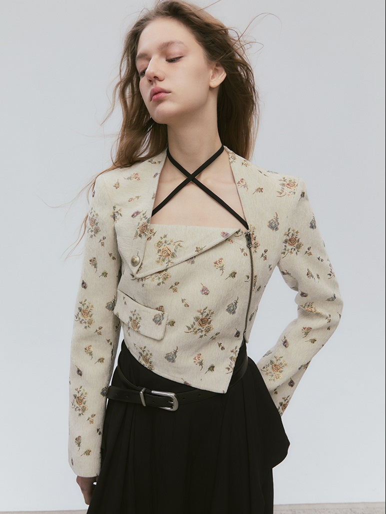 Gilt Jacquard Slim Shaped Short Jacket