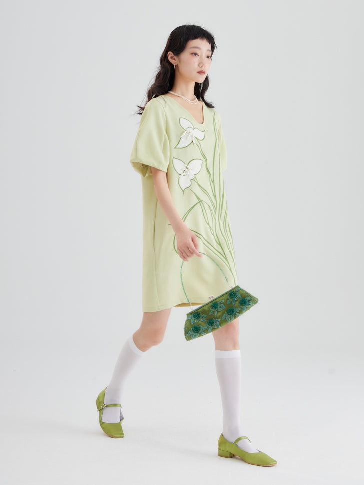 Embroidered Applique é Pearl Puff Sleeve Dress