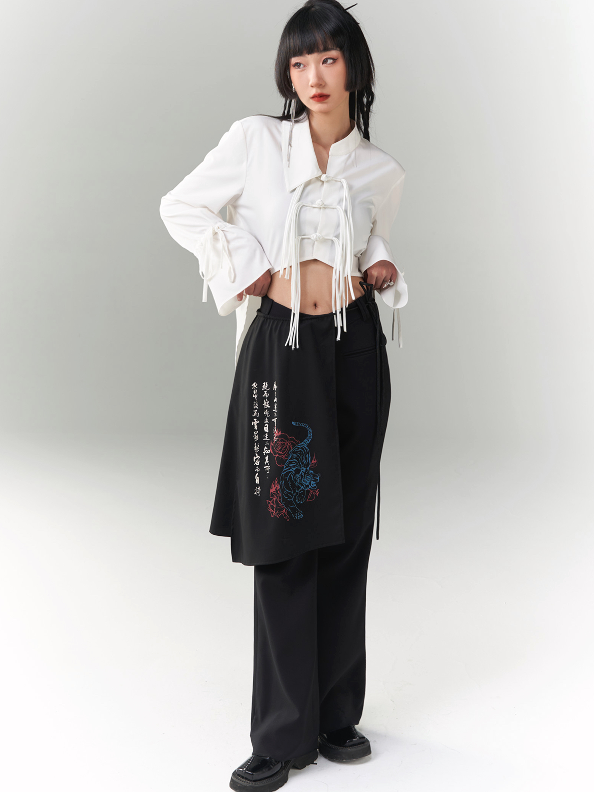 CHINESE STYLE PRINTED APRON WITH REMOVABLE PANTS