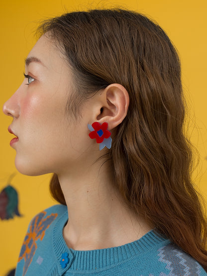 Retro Girl Asymmetric Flower Pattern Earrings